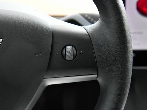 Used 2021 Tesla Model 3 Standard Range Plus image 29