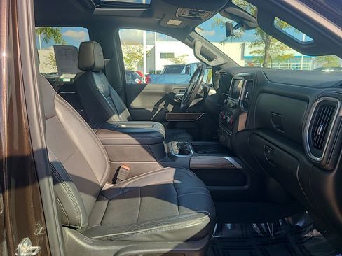 Used 2019 Chevrolet Silverado 1500 High Country w/ High Country Premium Package image 16