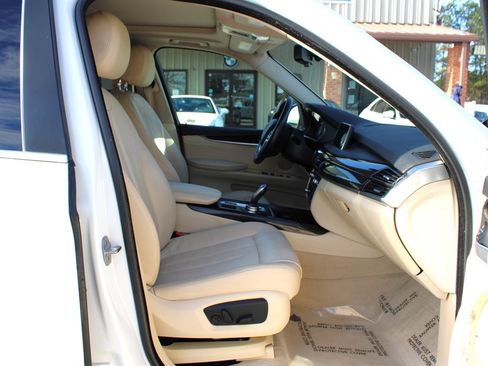 Used 2015 BMW X5 xDrive35d image 17