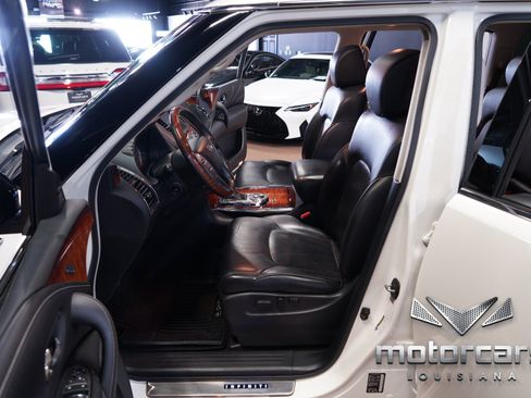 Used 2017 INFINITI QX80 2WD w/ Deluxe Technology Package image 22