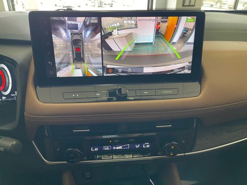 Used 2025 Nissan Rogue Platinum w/ Tech Package FWD image 48