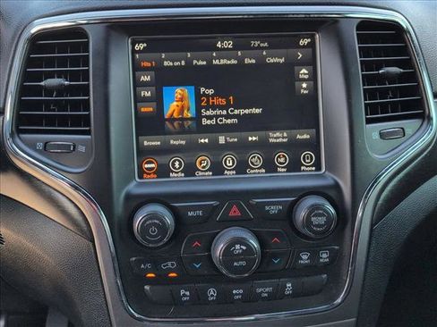 Used 2018 Jeep Grand Cherokee Altitude image 15