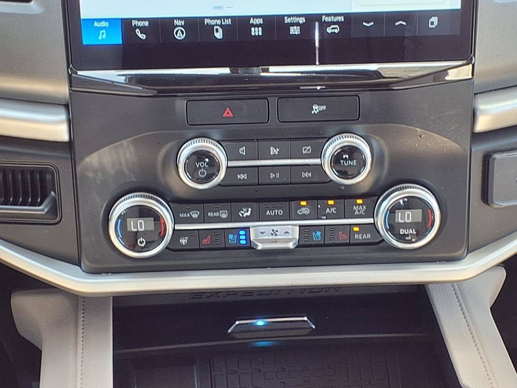Used 2023 Ford Expedition XLT RWD image 15