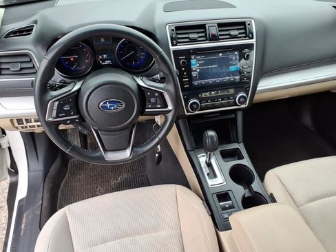Used 2018 Subaru Outback 2.5i Premium image 11