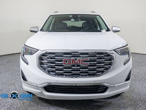 Used 2020 GMC Terrain Denali w/ Denali Premium Package AWD/4WD image 2