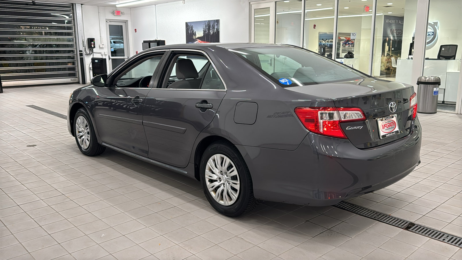 Used 2014 Toyota Camry LE FWD image 7