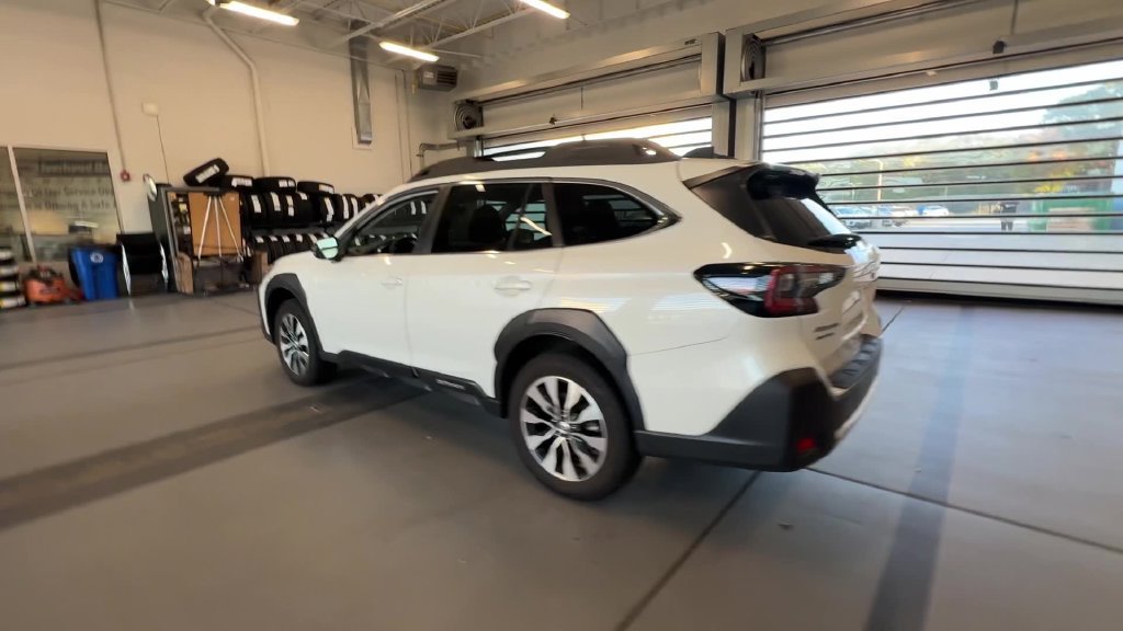 Used 2024 Subaru Outback Limited AWD/4WD image 9