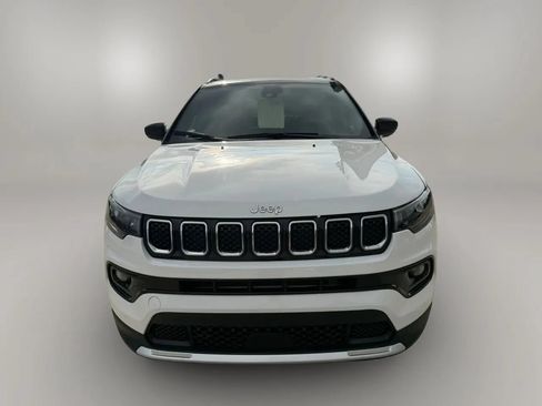 Used 2023 Jeep Compass Limited AWD/4WD image 2