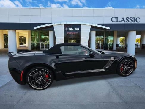 Used 2015 Chevrolet Corvette Z06 w/ 3LZ Preferred Equipment Group RWD image 9