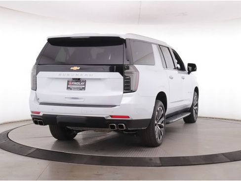 Used 2026 Chevrolet Suburban High Country w/ Sun And Tow Package AWD/4WD image 8