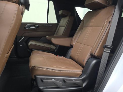 Used 2026 Chevrolet Tahoe High Country AWD/4WD image 9