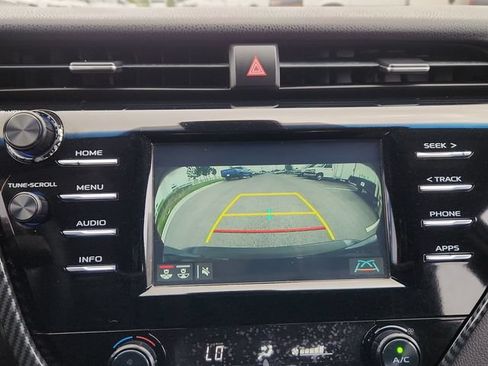 Used 2018 Toyota Camry SE w/ Moonroof Package FWD image 44
