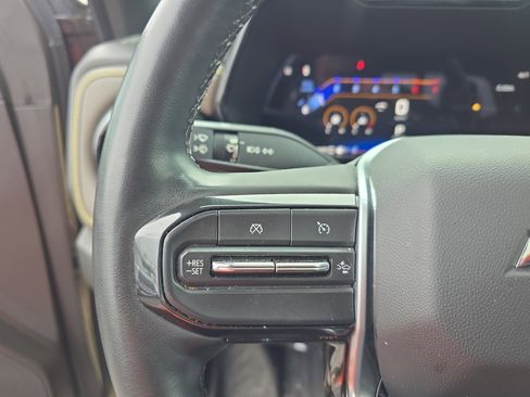 Used 2023 Chevrolet Colorado ZR2 w/ ZR2 Convenience Package III AWD/4WD image 23