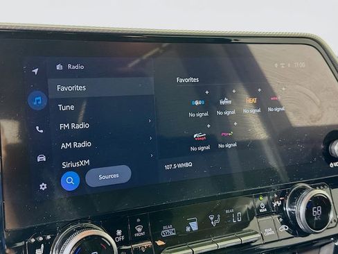 Used 2023 Toyota Highlander Platinum image 15