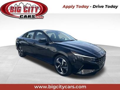 Used 2022 Hyundai Elantra SEL w/ Convenience + Premium Package