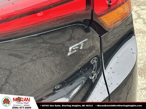 Used 2023 Buick Encore GX Select w/ Sport Touring Package FWD image 10