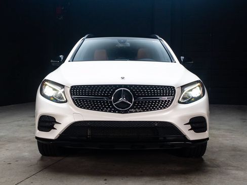 Used 2019 Mercedes-Benz GLC 43 AMG 4MATIC image 4