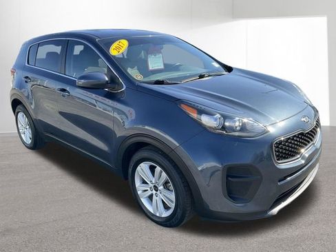 Used 2017 Kia Sportage LX image 3