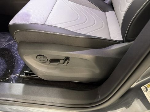 New 2026 Volkswagen Tiguan SE R-Line AWD/4WD image 17