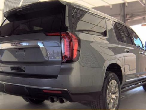 Used 2022 GMC Yukon XL Denali RWD image 2