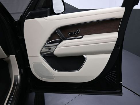 Used 2025 Land Rover Range Rover SE AWD/4WD image 29