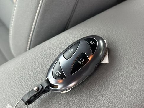 Certified 2025 Hyundai Elantra Sport image 29