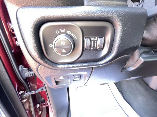 Used 2021 RAM 1500 Laramie AWD/4WD image 11