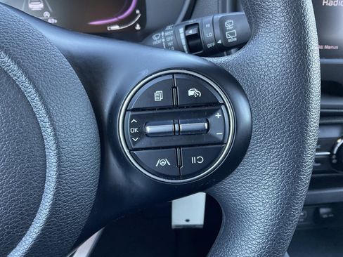 Used 2023 Kia Soul LX w/ LX Technology Package image 14