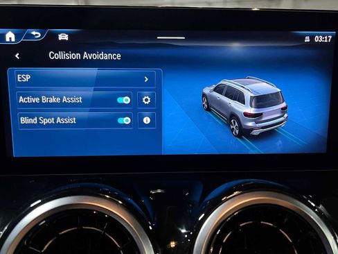 Certified 2025 Mercedes-Benz GLB 250 4MATIC image 32