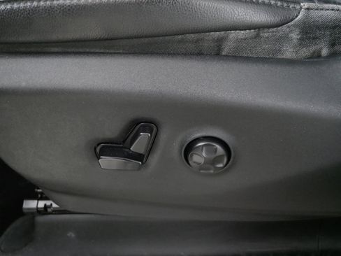 Used 2018 Chrysler Pacifica Touring-L w/ Premium Audio Group FWD image 20