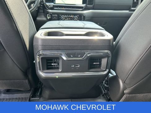 Used 2025 Chevrolet Silverado 2500 LTZ w/ LTZ Convenience Package AWD/4WD image 23