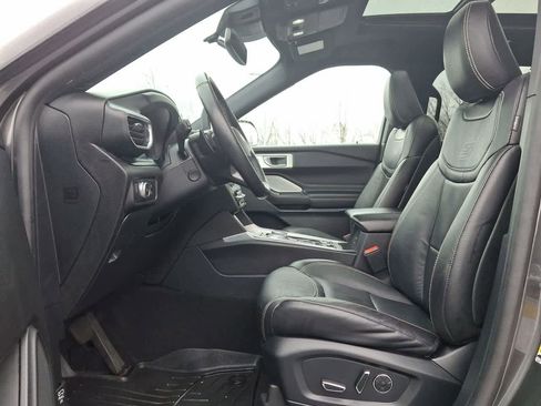 Used 2020 Ford Explorer ST w/ Premium Technology Package image 17