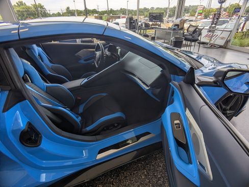 Used 2021 Chevrolet Corvette Stingray Premium Conv w/ Z51 Performance Package RWD image 12