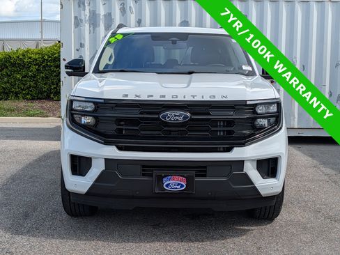 Certified 2025 Ford Expedition Active RWD image 9