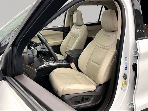 Certified 2021 Ford Explorer Platinum w/ Equipment Group 601A AWD/4WD image 25