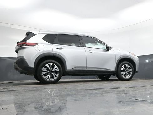 Used 2023 Nissan Rogue SV image 38