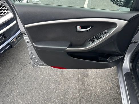 Used 2014 Hyundai Elantra GT FWD image 21