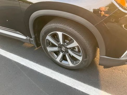 Used 2023 Honda Pilot Elite image 3