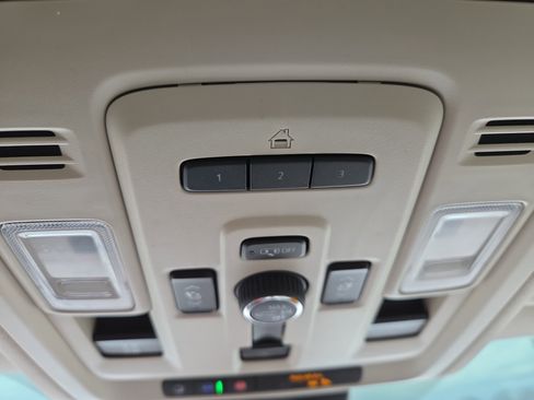 Used 2024 GMC Yukon Denali w/ Advanced Technology Package image 14