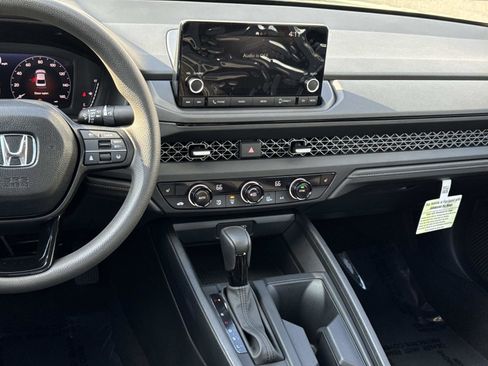 Certified 2025 Honda Accord SE image 3