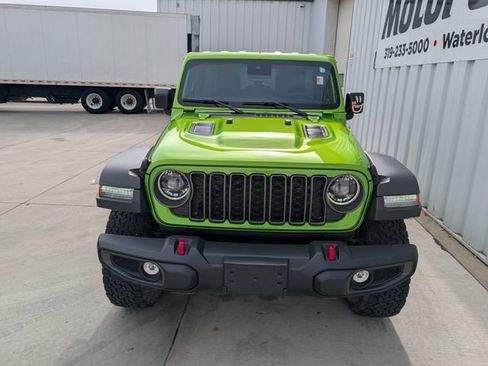 Used 2025 Jeep Wrangler Unlimited Rubicon w/ Convenience Group AWD/4WD image 20