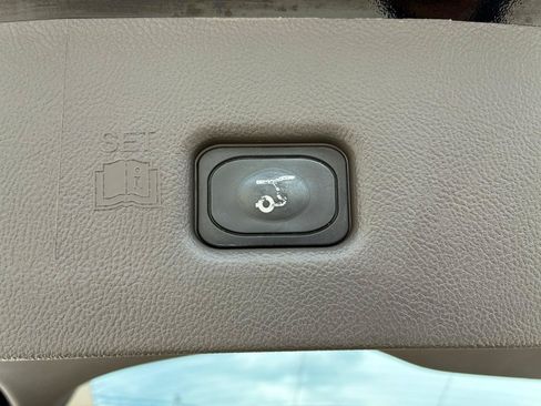 Used 2021 Lincoln Nautilus FWD image 32