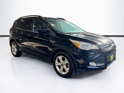 Used 2016 Ford Escape SE w/ Equipment Group 201A AWD/4WD image 3