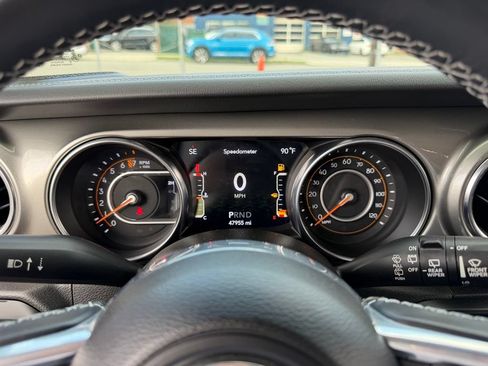 Used 2021 Jeep Wrangler Unlimited Sahara w/ Uconnect 4C Nav & Sound Group AWD/4WD image 20