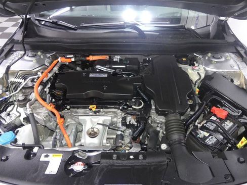 Used 2020 Honda Accord Touring image 12