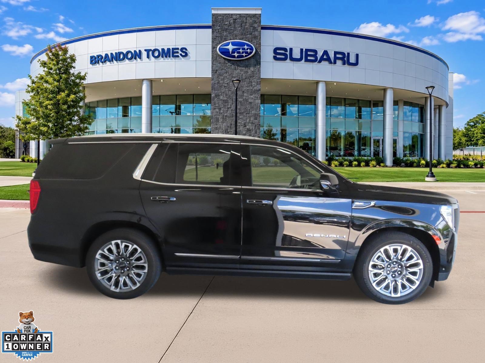 Used 2024 GMC Yukon Denali Ultimate AWD/4WD image 2