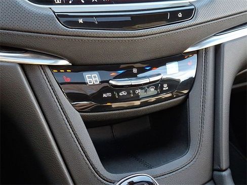 Used 2023 Cadillac XT5 Premium Luxury image 17