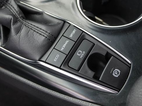 Used 2018 Toyota Camry XLE w/ Driver Assist Package image 30