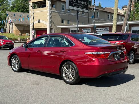 Used 2017 Toyota Camry SE FWD image 5