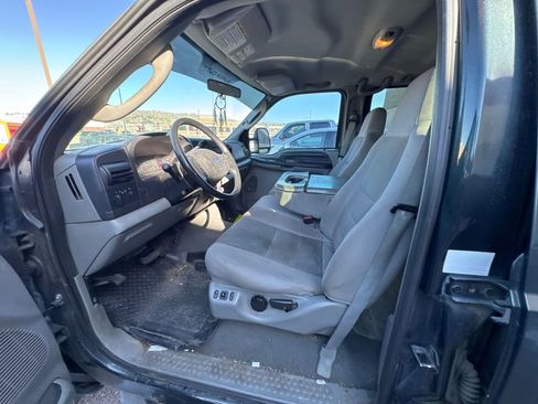 Used 2006 Ford F250 XLT image 9